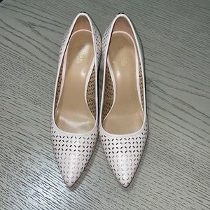 Michael Kors laser cut leather pump size 8.5